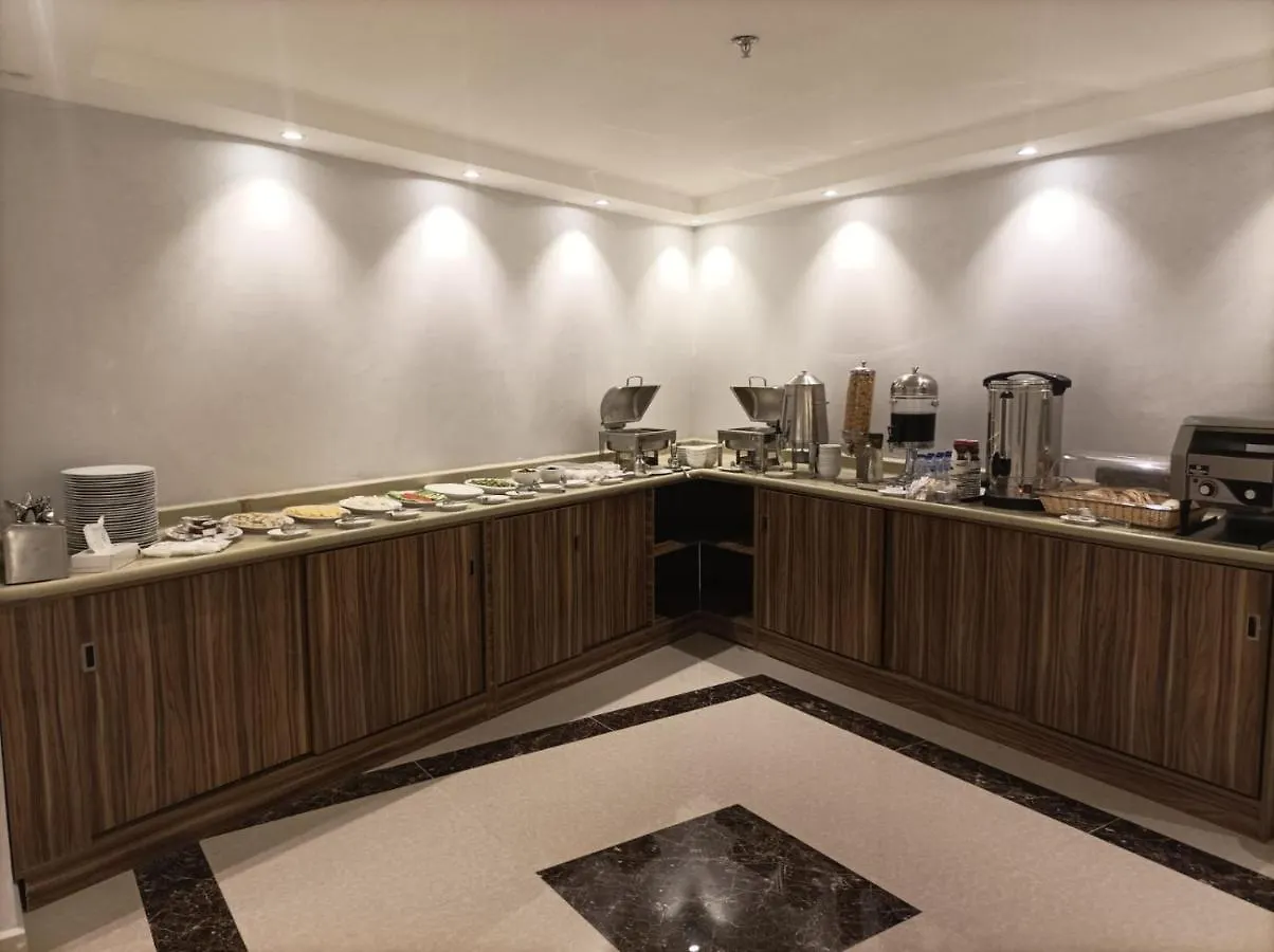 Y Platinum Hotel Medína